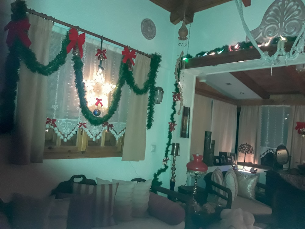 Family Abode for Vacation in Arachova - Property Image 5