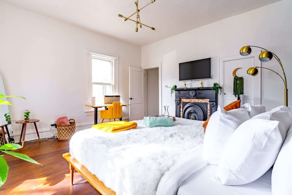 Prime Location Clean Top Rated Free Parking