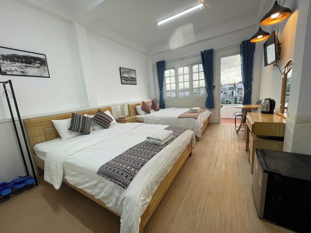 Chau Giang Hostel