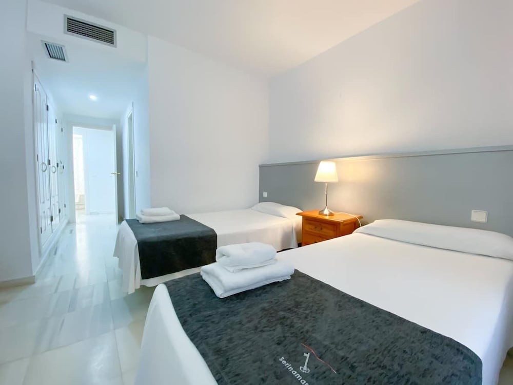 3 Bedroom Ground Floor Easy Parking F-2