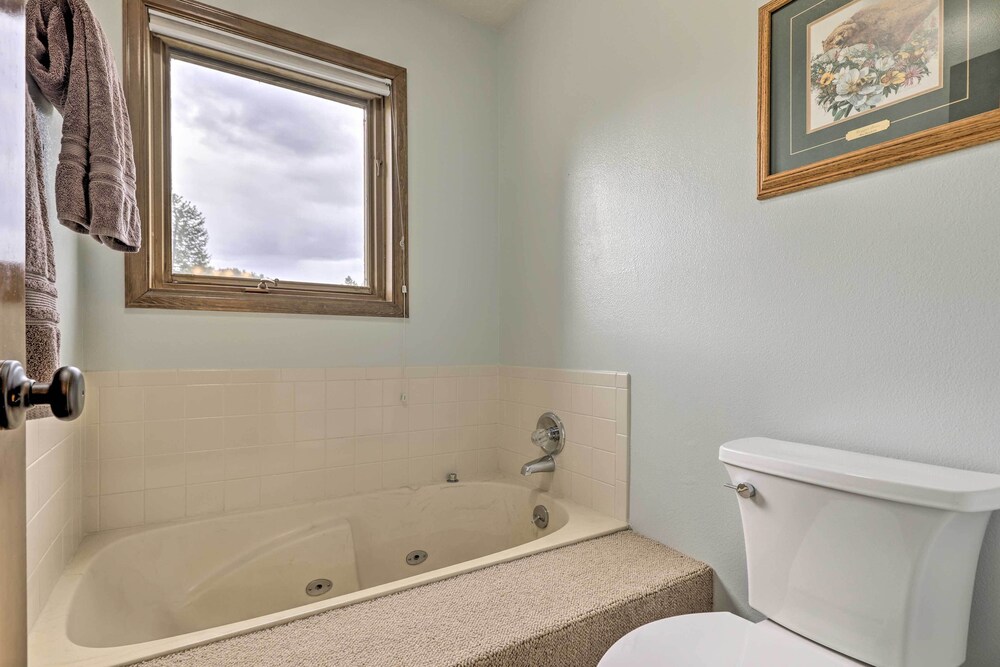 Walk to Ski Lift: Breckenridge Retreat w/ 2 Decks! view 3