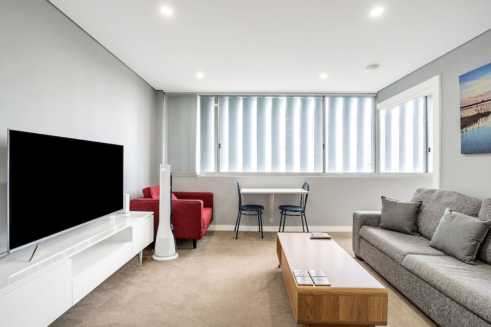 Bright 1 Bedroom Unit in the Heart of Manly