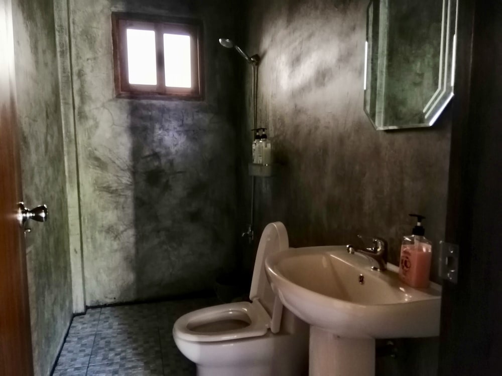 Photo 33