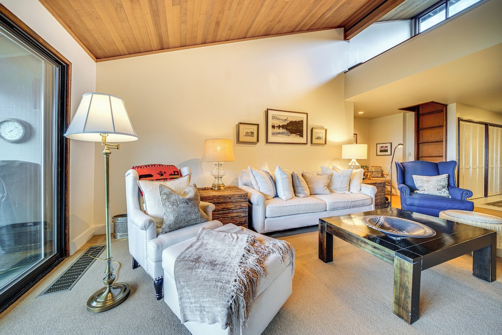 Water Views & Marina Access: Port Ludlow Getaway