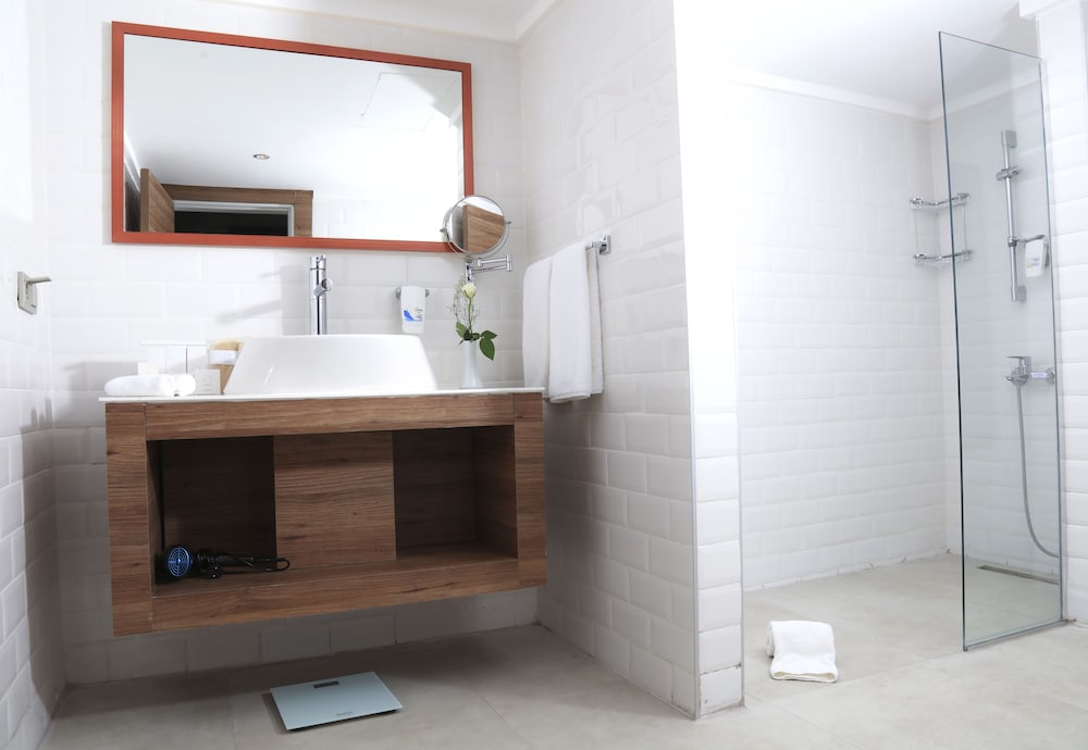 Design Plus Seya Beach Otel - Image 55