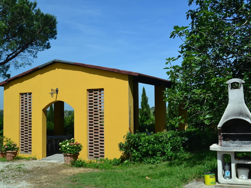 Farmhouse in Vinci With Pool & Vineyards view 5