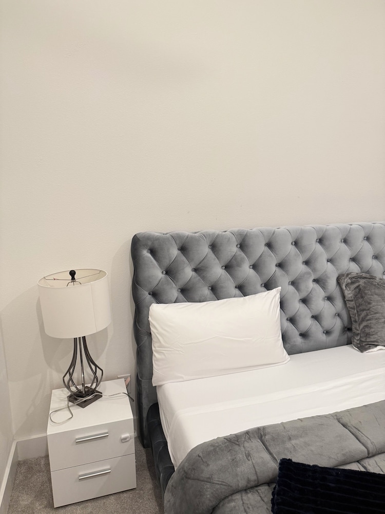 Luxury 3BR for Families Nurses and Group