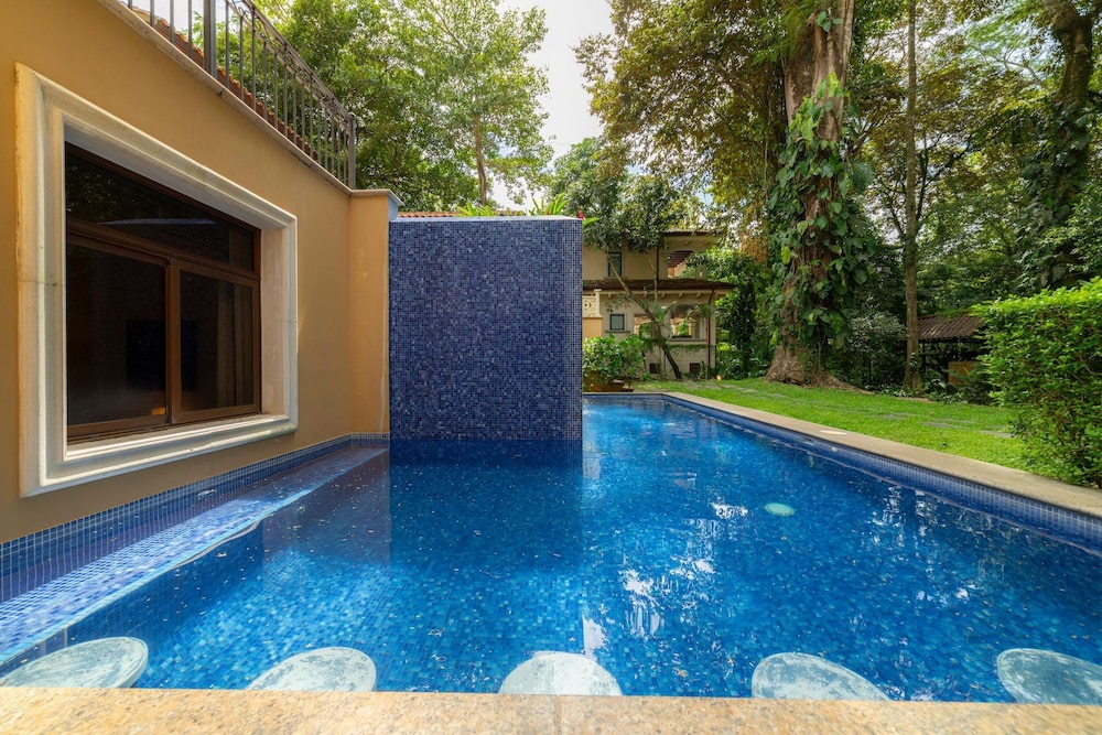 - Casa Zafiro 7 Bedrooms Private Pool
