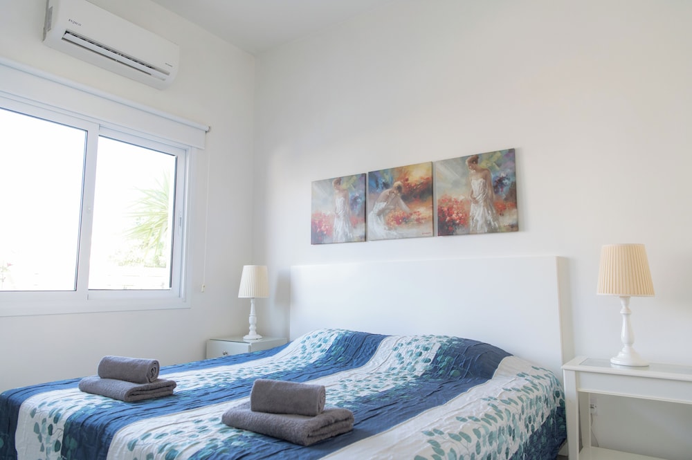 Themis Apartments