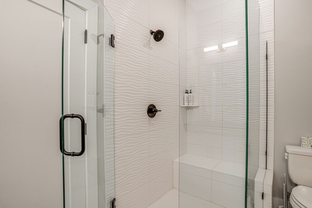 2 Mi to Dtwn: Walkable Retreat in Chattanooga!
