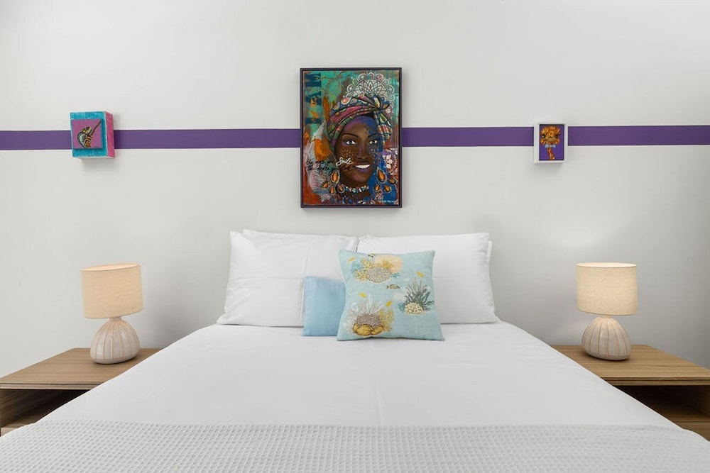 Modern Trestrapi Beach Villa 8 bed 8 Bath 2 Pools