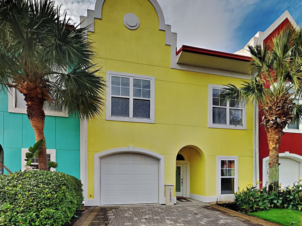 Banana Bay Townhome #13932 by Southern Vacation Rentals