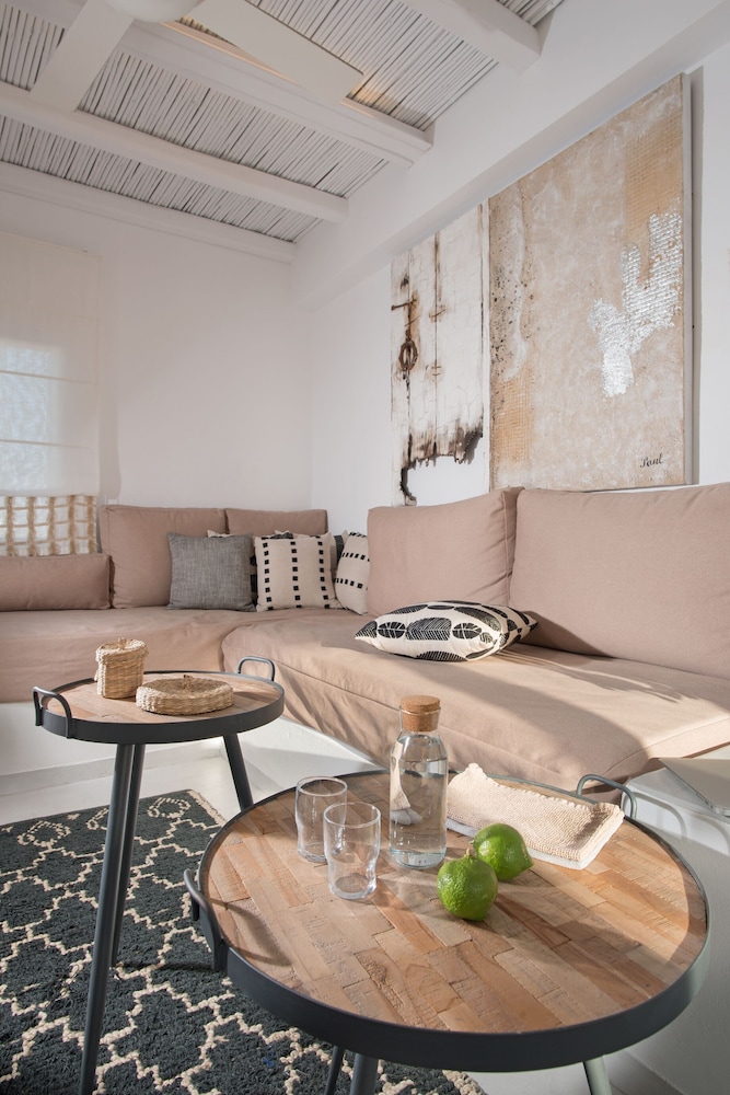 Perla Suites - Delmar Collection