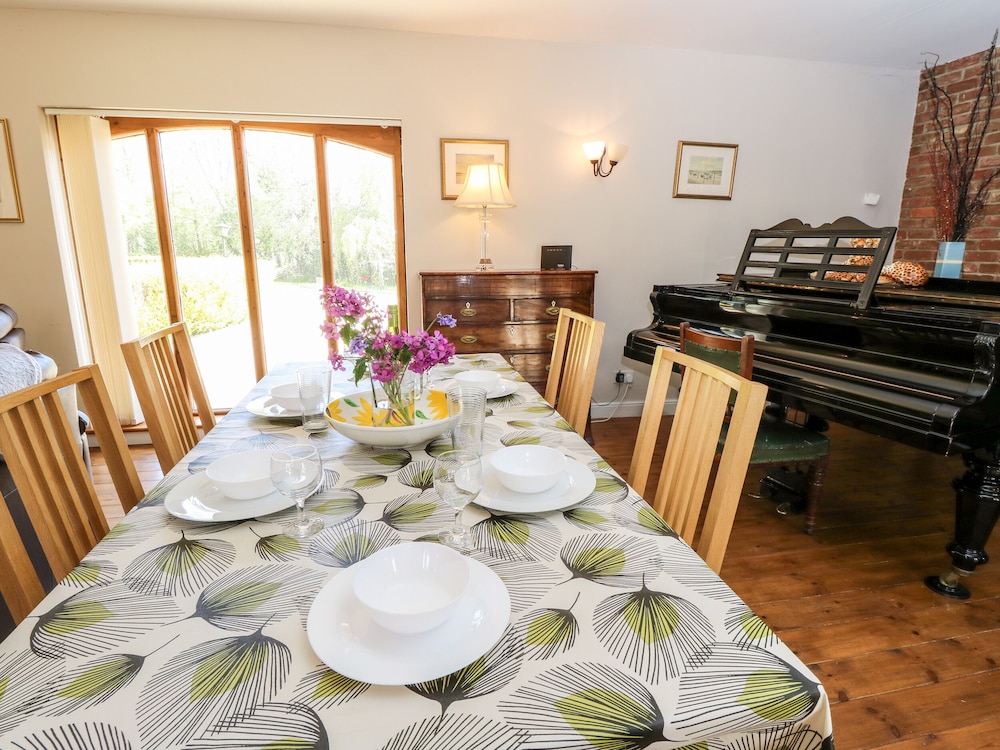Ryde Vacations - The Coach House - Property Image 10