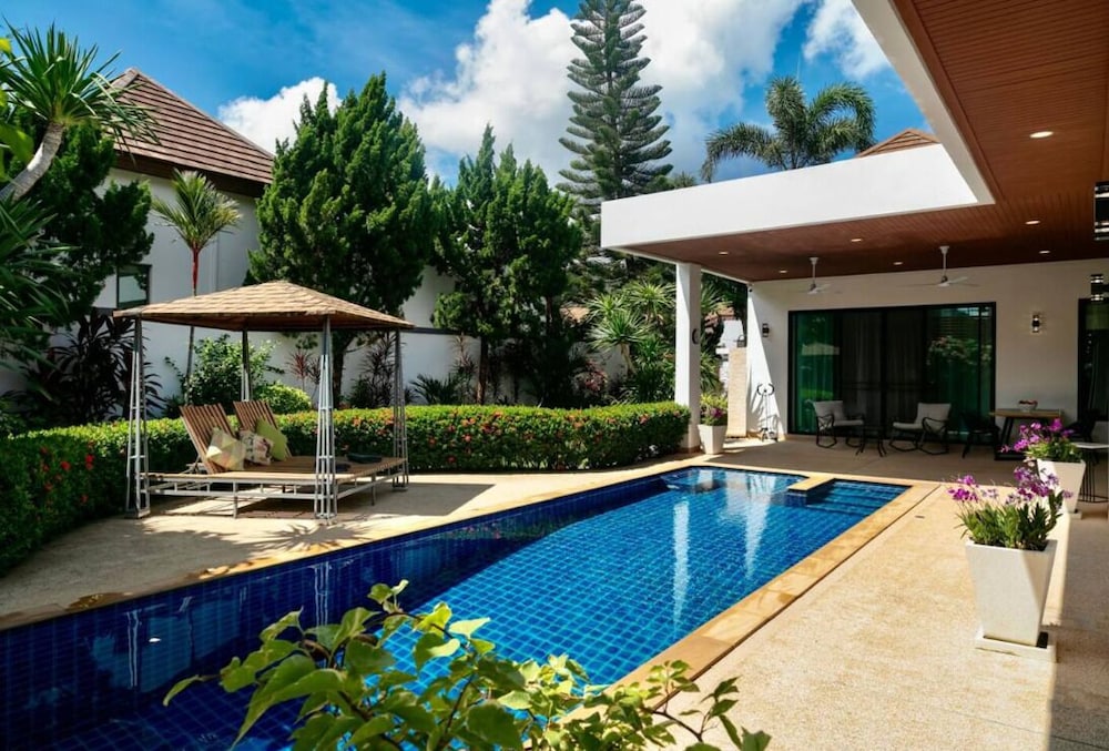 3BR Retreat Pool Garden Jacuzzi V187