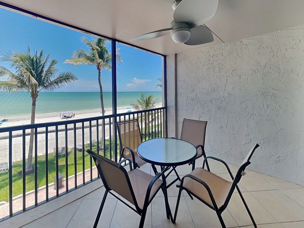 Seaside 2 by Distinctive Beach Rentals