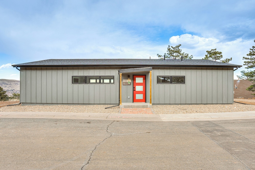 Walk to Trail: 'lookout Landing' Newly Built Home!