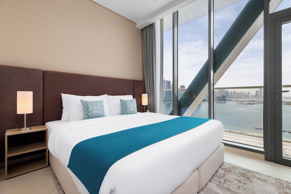 Maison Privee - Elegant Palm Retreat w/ Iconic Sea and Marina Vws