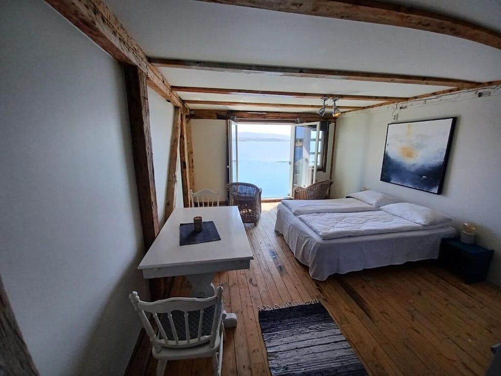 Sveggvika Guesthouse