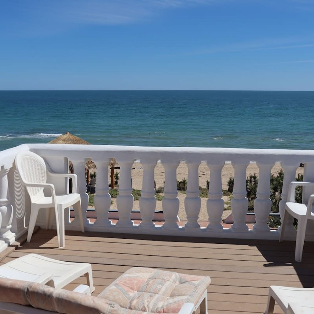 Casa Evita 3 Bedroom Beachfront Home