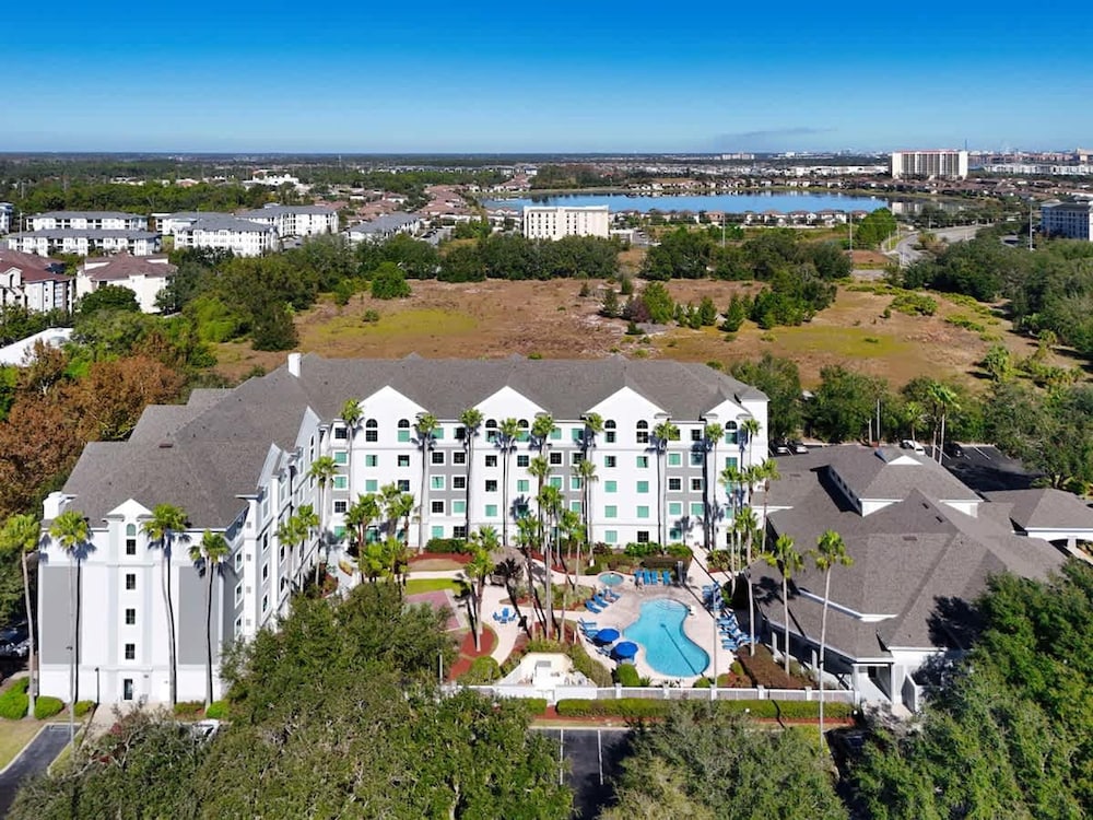 1BR Free Shuttle to Disney Parks