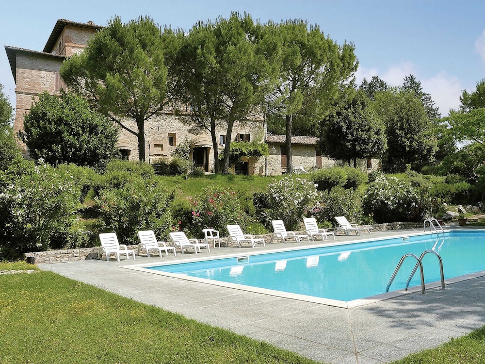 Cosy Apartment in Mantignana With Private Terrace view 5