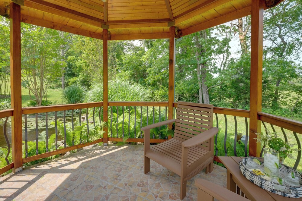 Lakewood Lodge Escape w/ Fire Pit view 3
