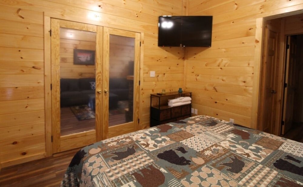 282 Cozy Cub 1 Bedroom Cabin