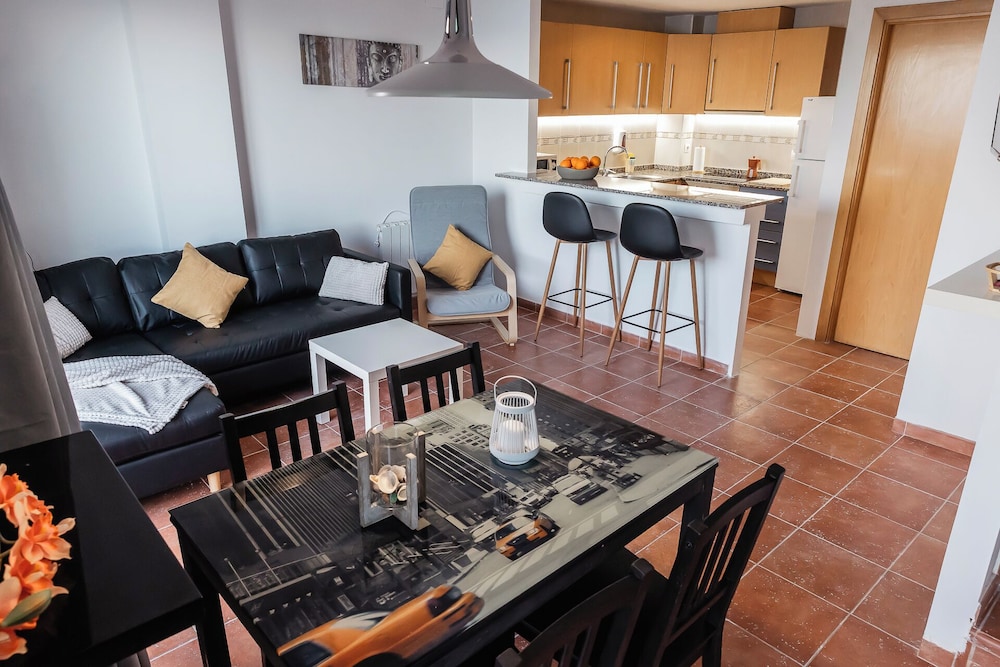 Apartamentos LA PARRETA PRIMERA LÍNEA