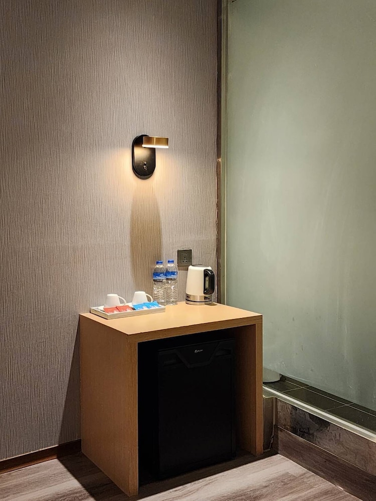 Fun Stay Inn Ximen
