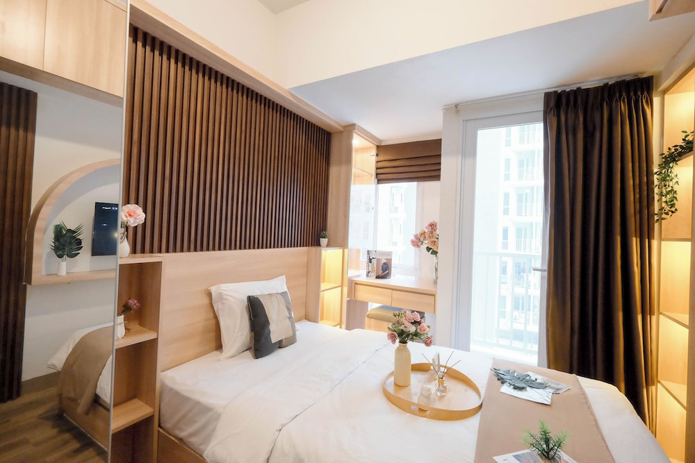 Minimalist Warm Wood Studio At Tokyo Riverside Pik 2 Apartment