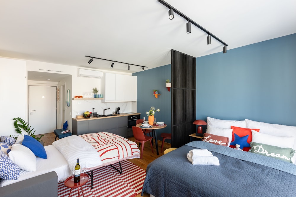 Urban Chic Residences