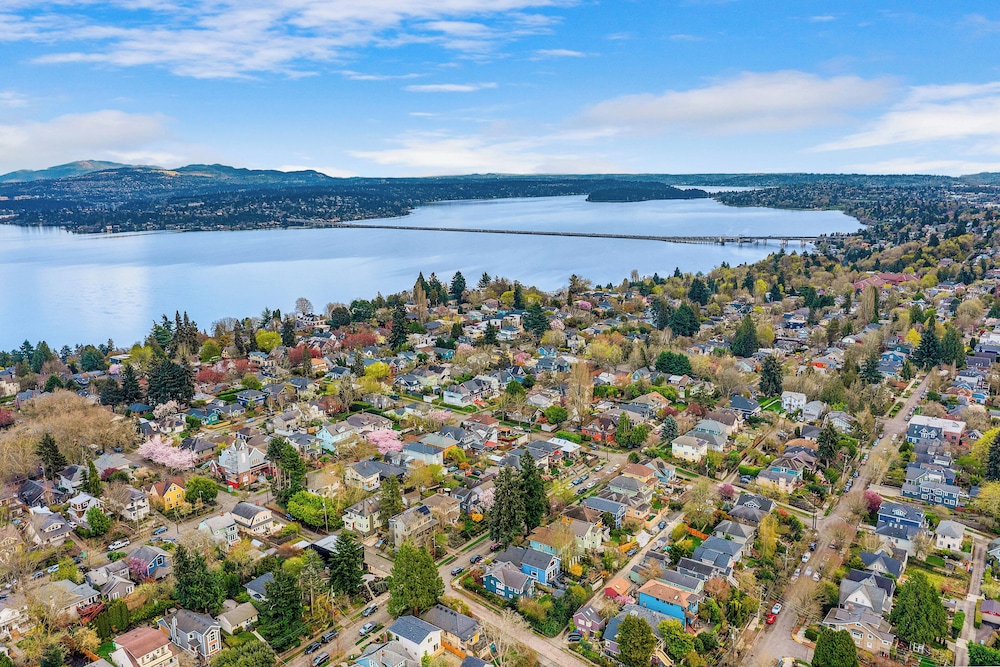 Madrona Bliss A Modern Escape