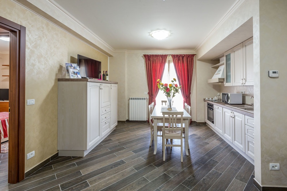 Aparthotel Luxury Ovidiu Mamaia