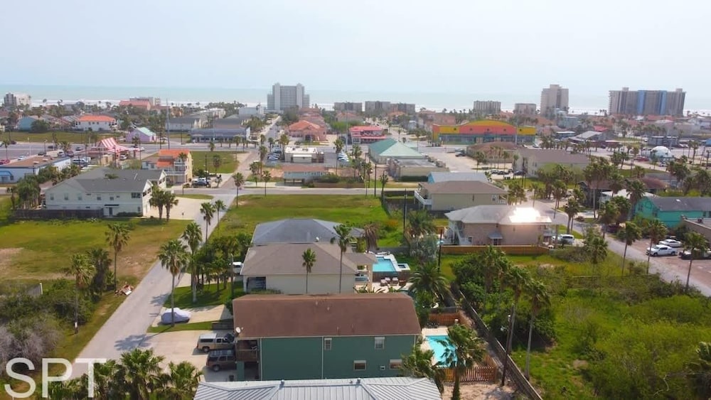 Large 3 Bedr Bay Views Pool Great Deck 3 Bedroom Condo