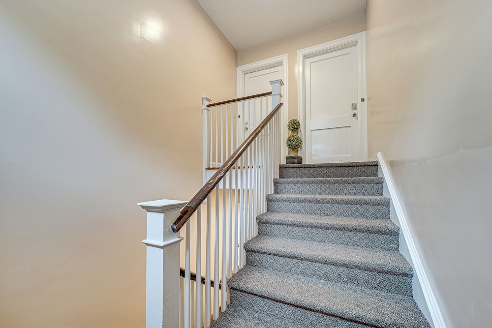 8 Mi to Beach: Cozy Condo Getaway in Wilmington!