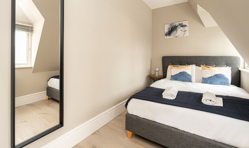 Superb Apartments opp Edgware Rd Station