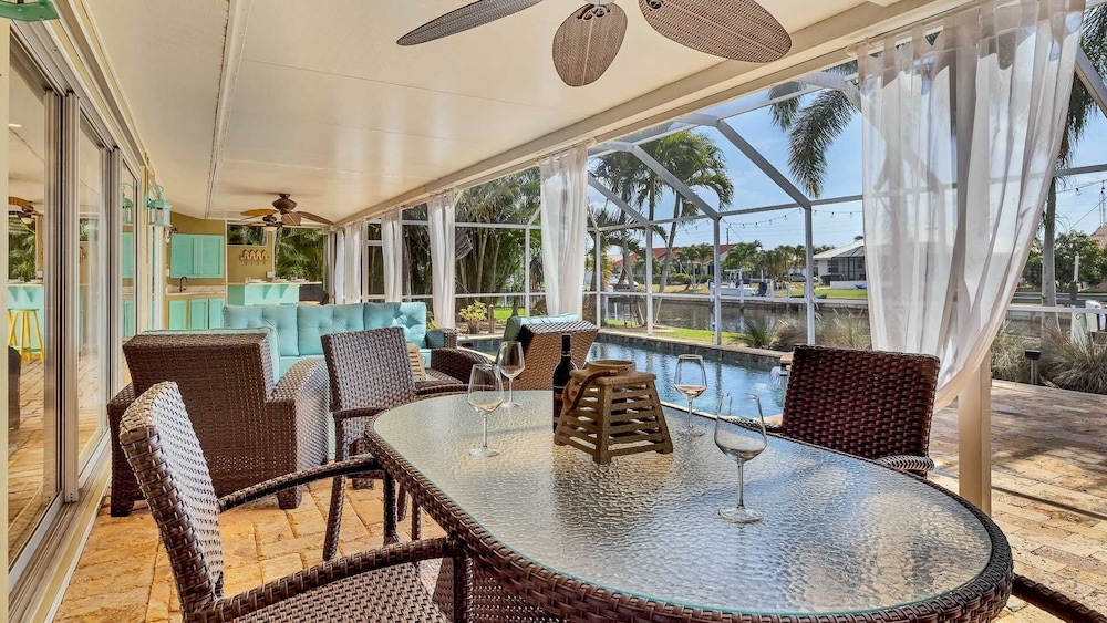 Punta Gorda Isles 3 Bedroom Private Pool+Spa Home on Canal 3 Home