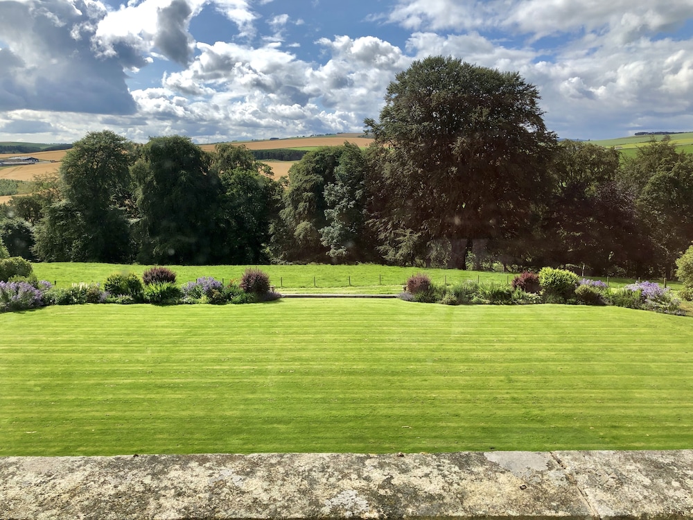 Netherdale House and Coach House