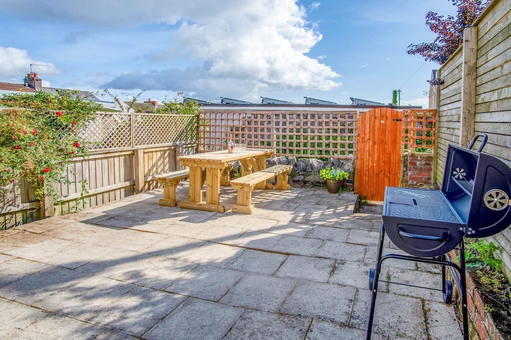 Woodville Road - 2 Bedroom House - Mumbles