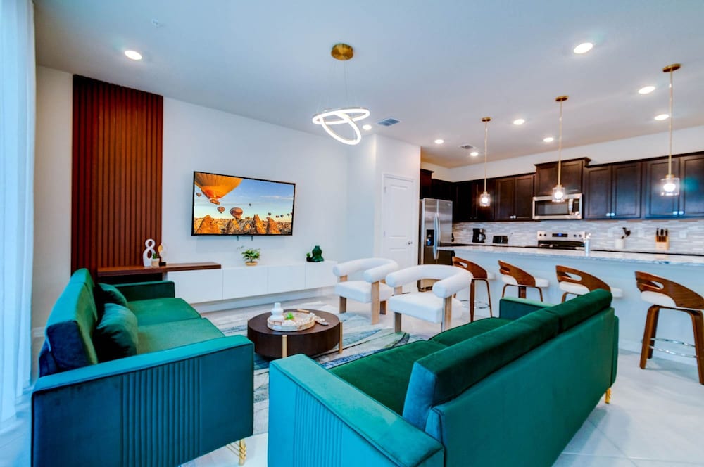 1259 Modern 5BD Family Home For Your Vacation