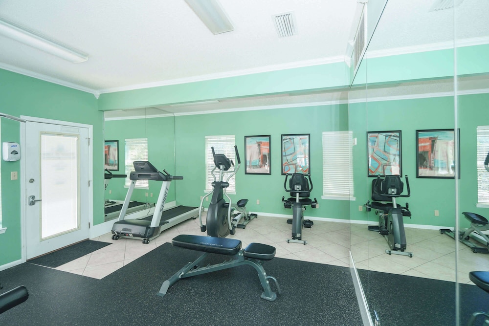 Sunshine & Whiskey Condo for 6 With Resort Amenities Near Grand Boulevard