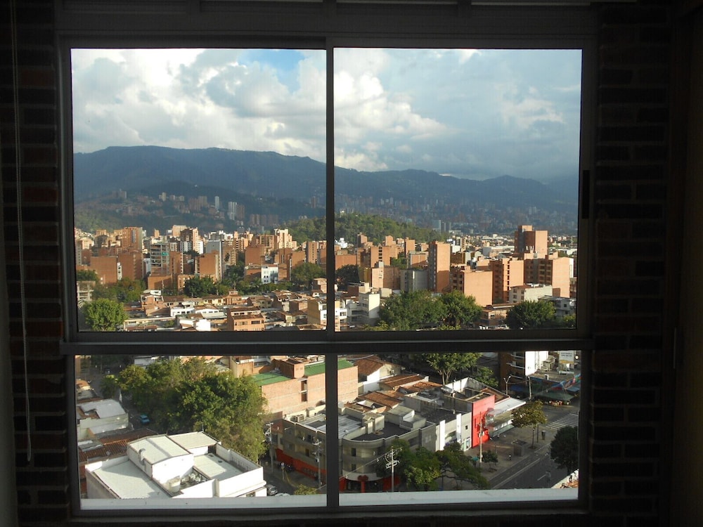 Laureles elegant Spring City Treat