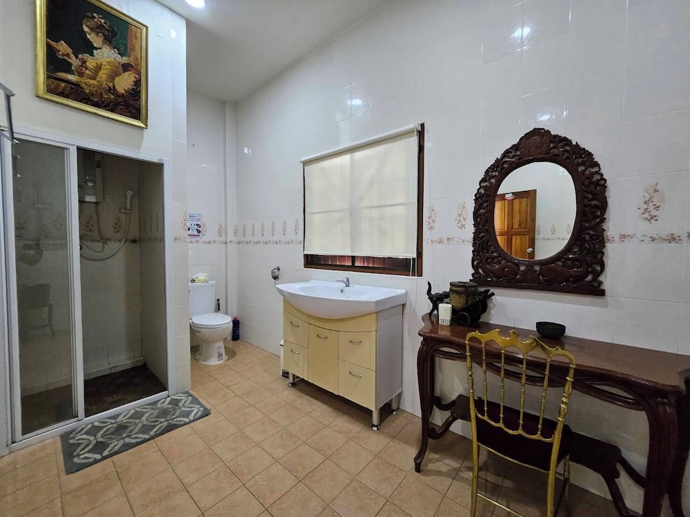 Punnattha House by Peema Villa