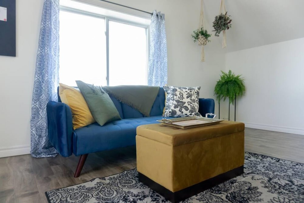 Saint John Vacations - Amazing Location in SJ 2-br w Parking Wifi Coffee - Property Image 9
