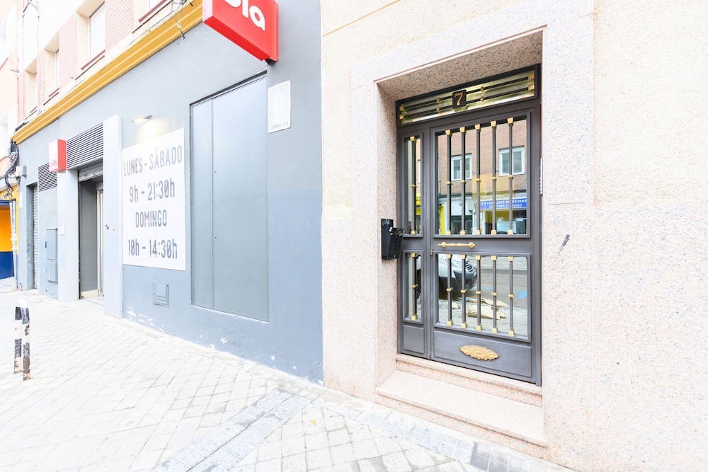 M Mal71a Moderno Piso de 2 Dormitorios con Terra