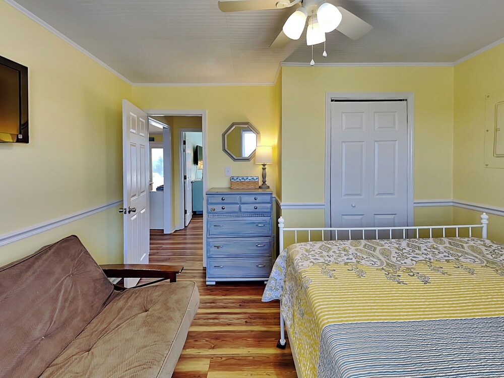 Bella Beach House by Topsail Realty
