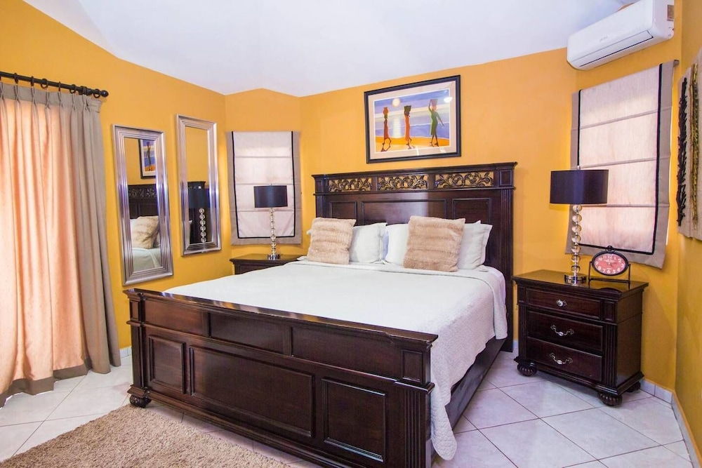 New! 6 Bedroom Ocean View