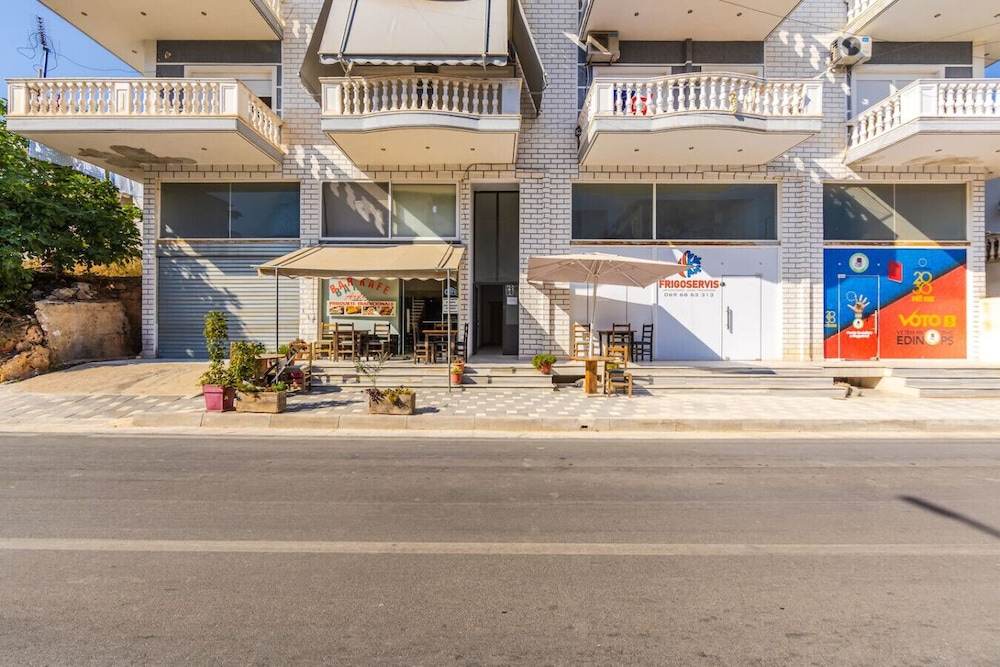 Urban Sea Escape in Sarand