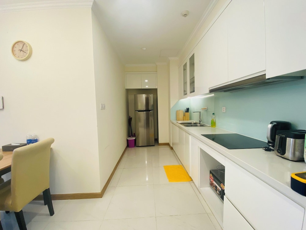 The Aquamarine Landmark Suites - Poolside Access at L4B
